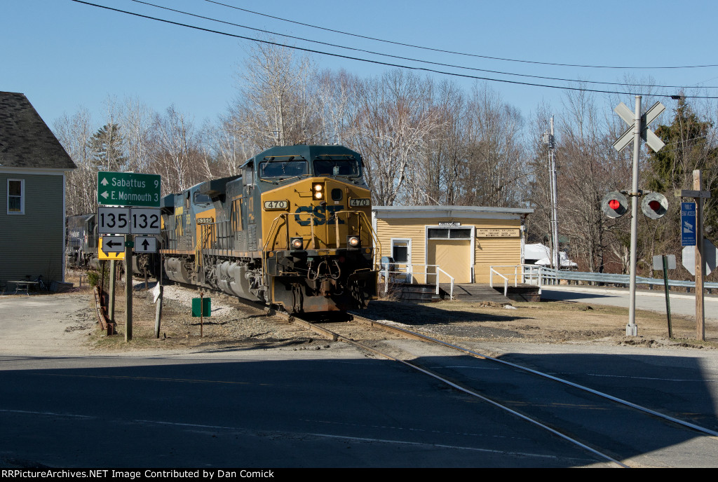 CSXT 470 Leads M426 at Monmouth